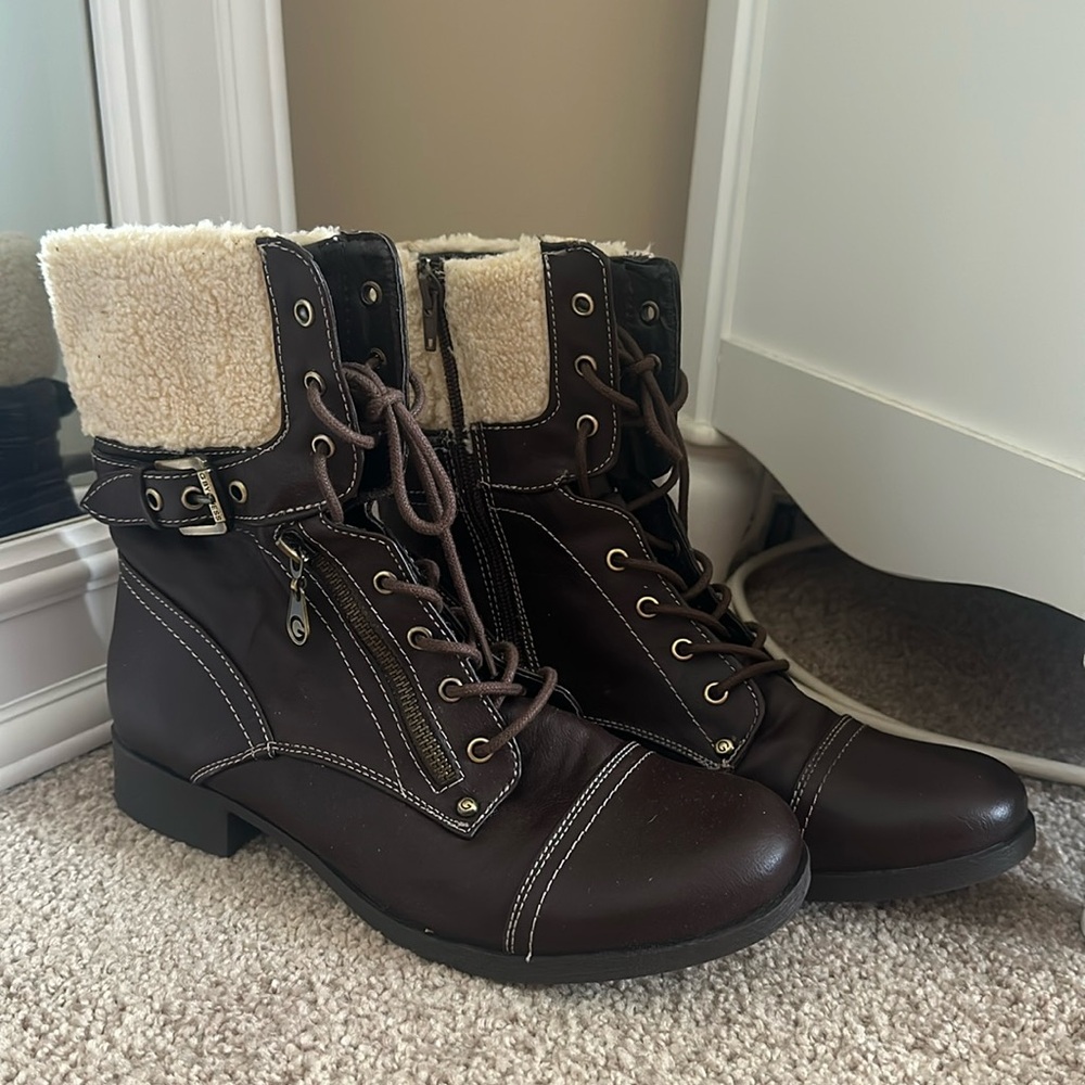NWOT G by Guess Brown Lace Up Combat Boots